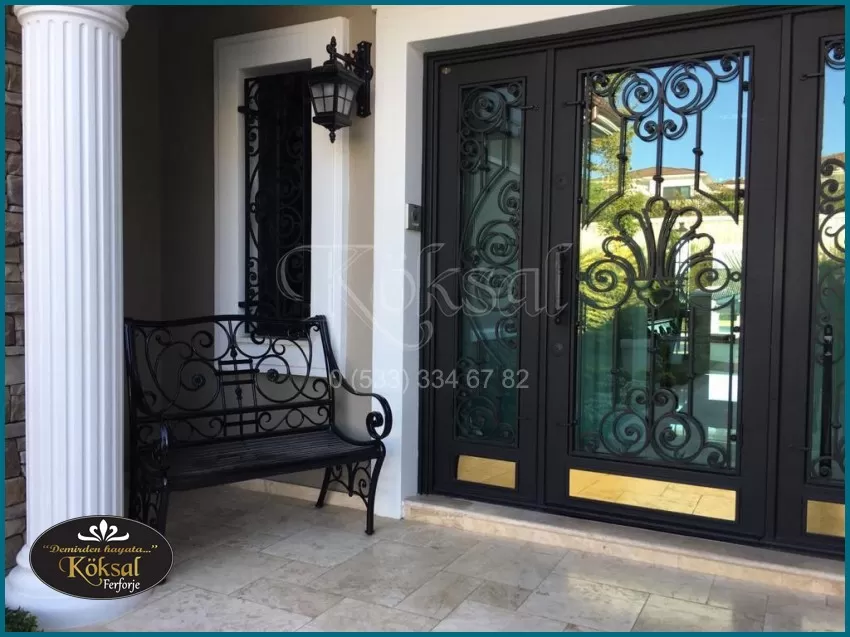 Siyah Demir Villa Kapısı – Desenli Çelik Villa Kapısı